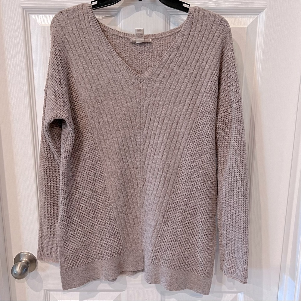 LOFT Women's V-Neck Sweater in Tan / Warm Greige